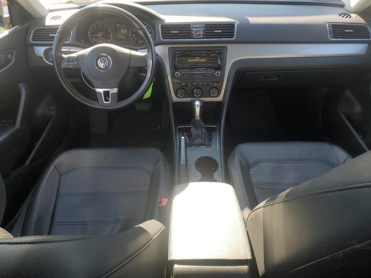 2015 Volkswagen Passat - Image 8