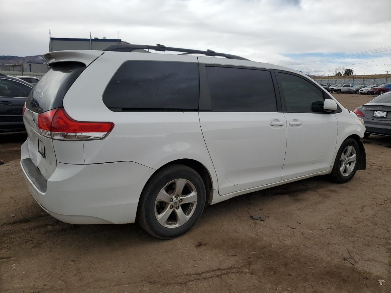 2012 Toyota Sienna - Image 3