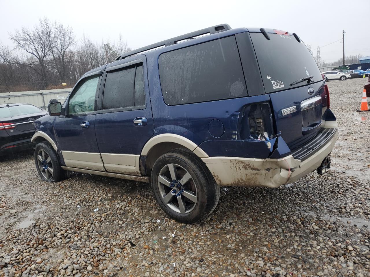 2010 Ford Expedition - Image 2