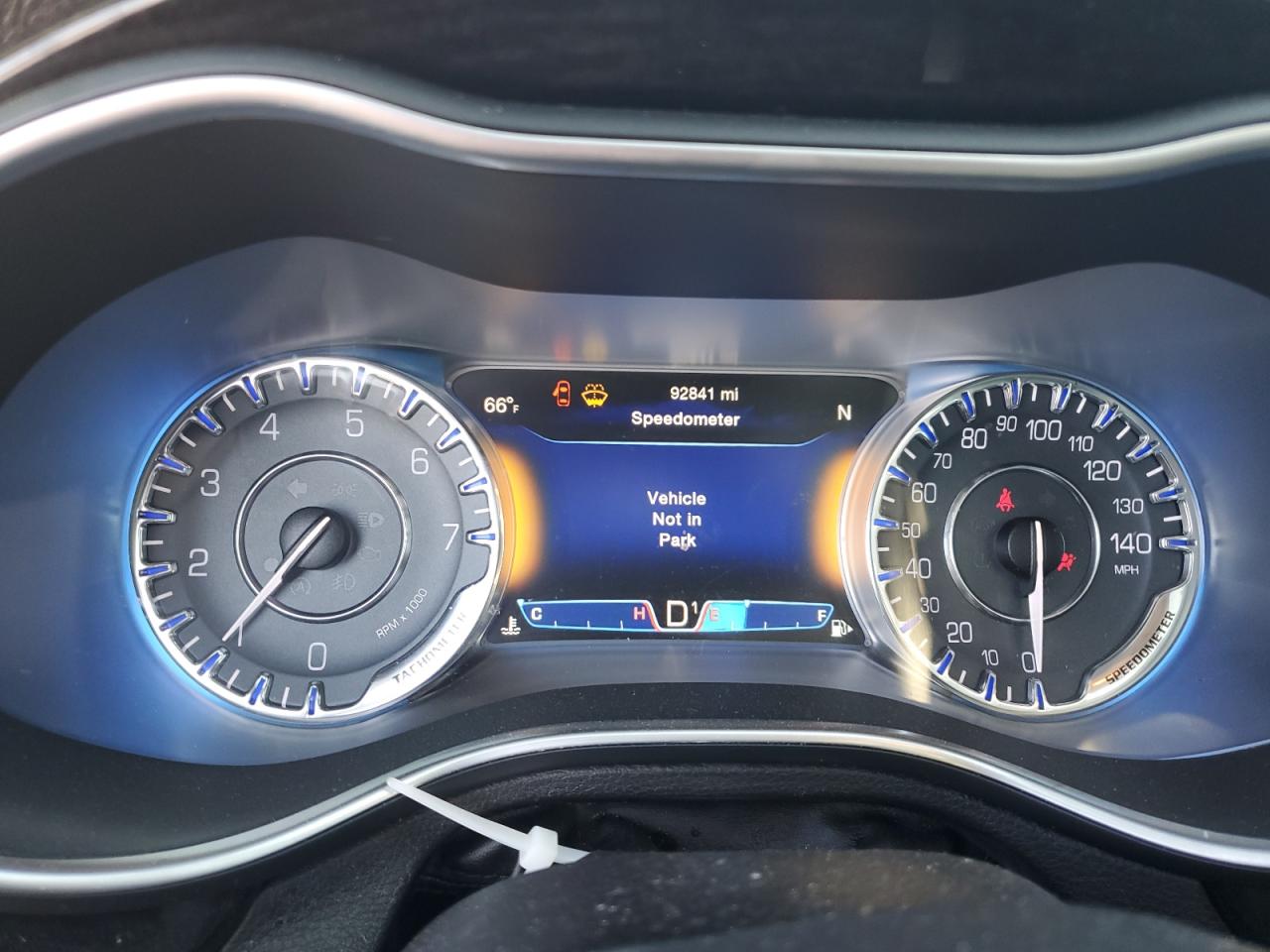 2015 Chrysler 200 - Image 9