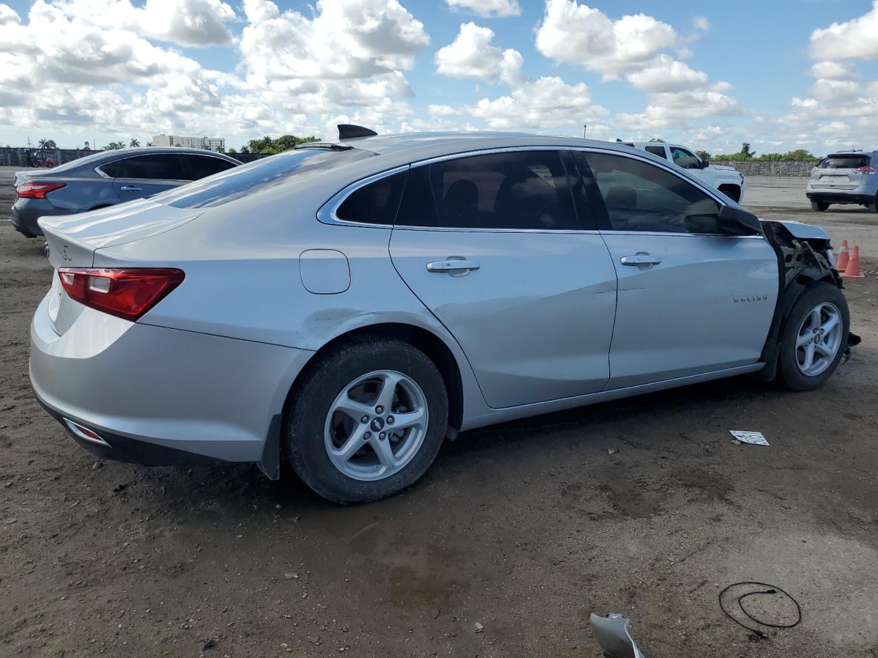 2018 Chevrolet Malibu - Image 3