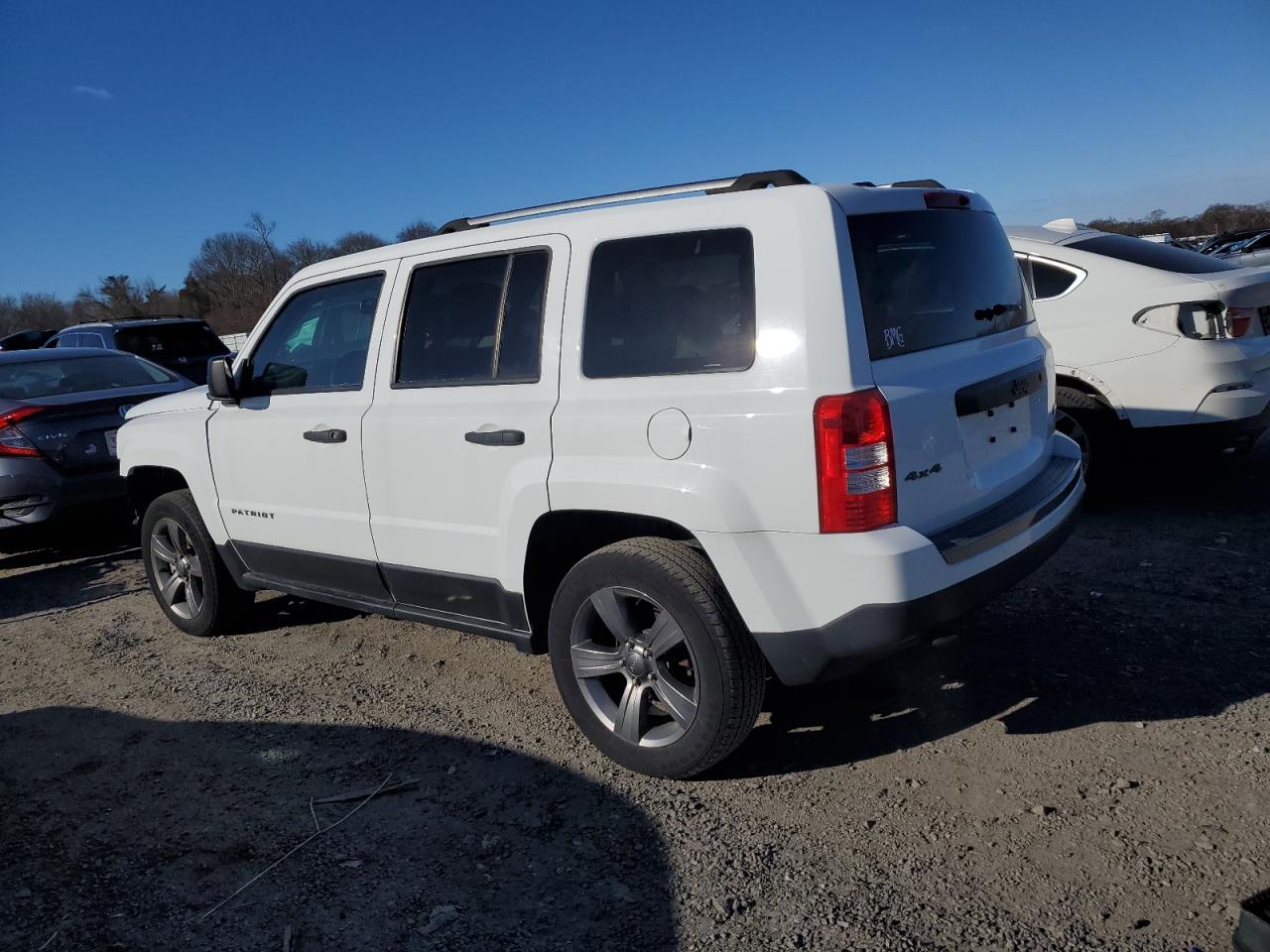 2016 Jeep Liberty (Patriot) - Image 2