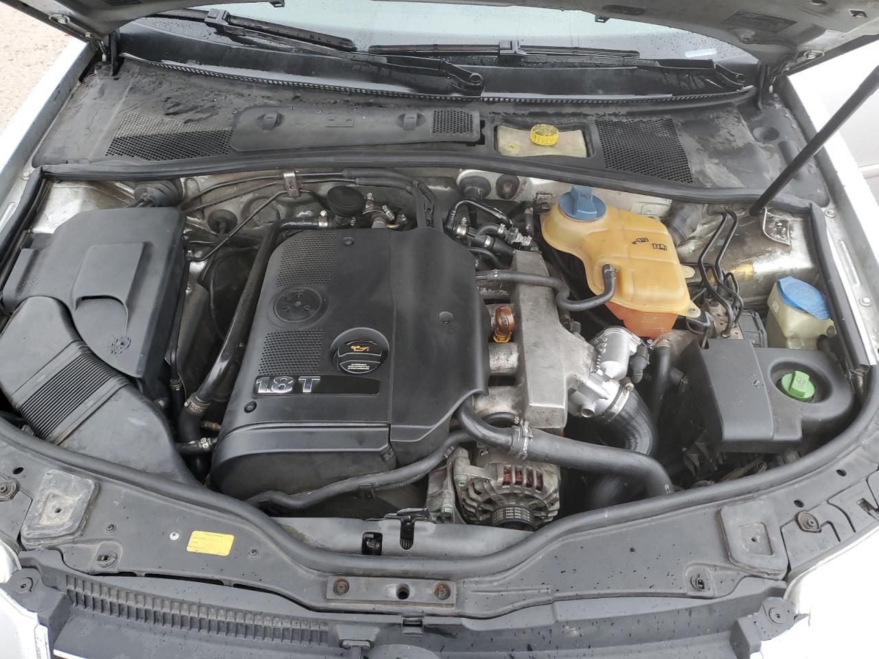 2004 Volkswagen Passat - Image 11