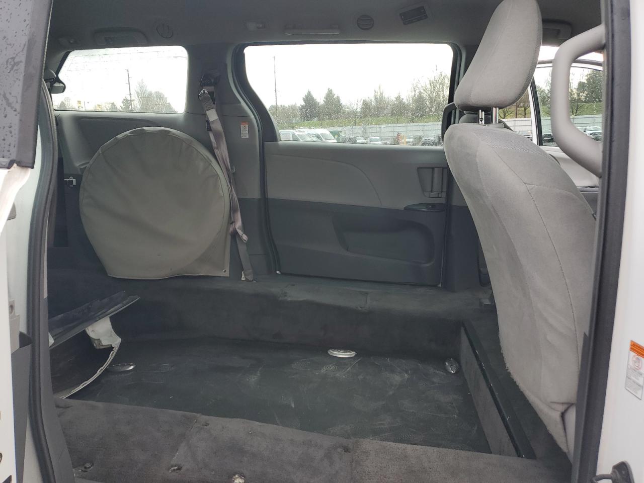 2015 Toyota Sienna - Image 11