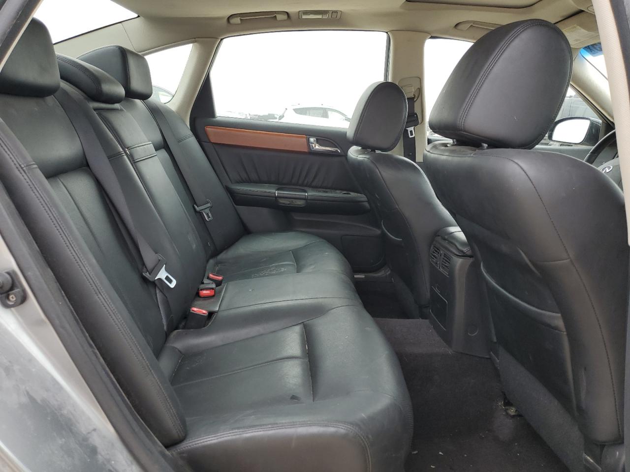 2007 Infiniti M - Image 10