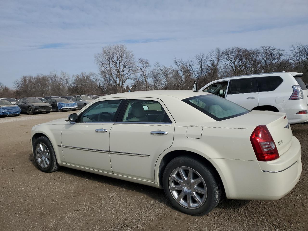 2010 Chrysler 300 - Image 2