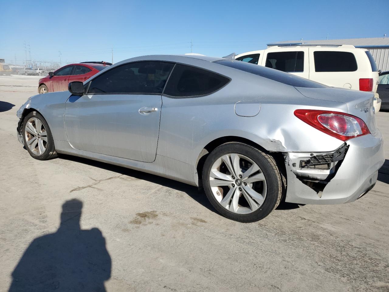 2010 Hyundai Genesis - Image 2