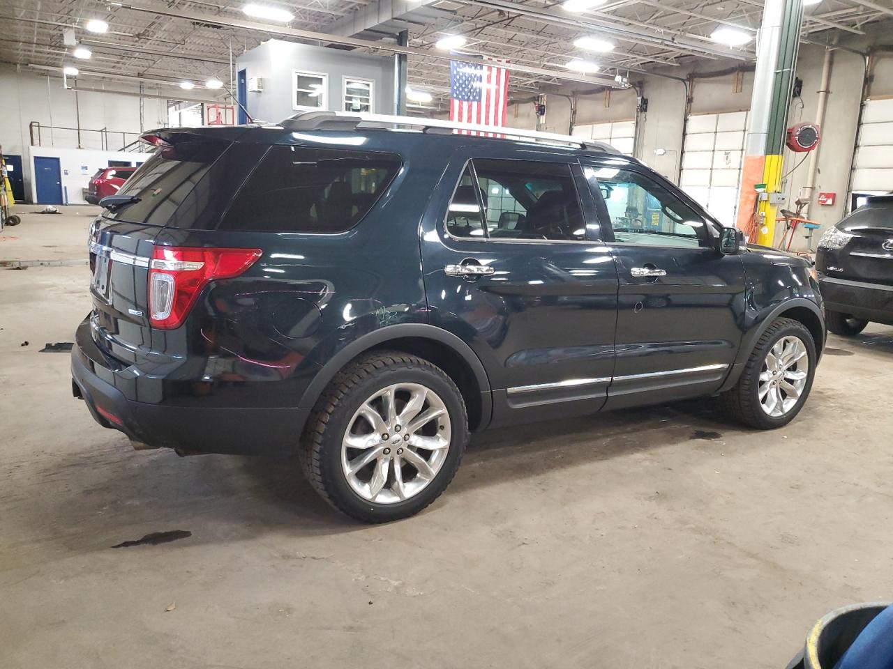 2015 Ford Explorer - Image 3