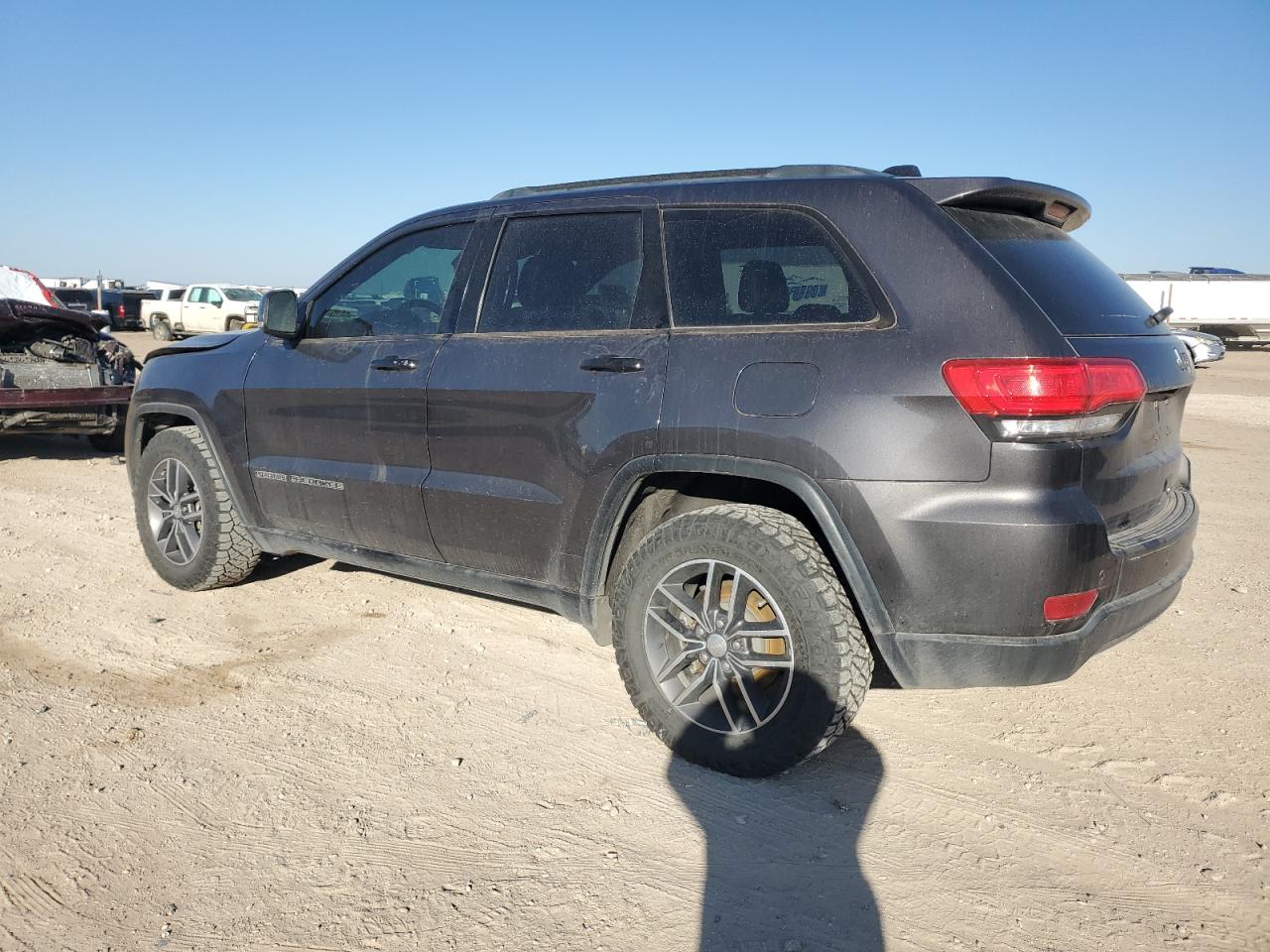 2018 Jeep Grand Cherokee - Image 2