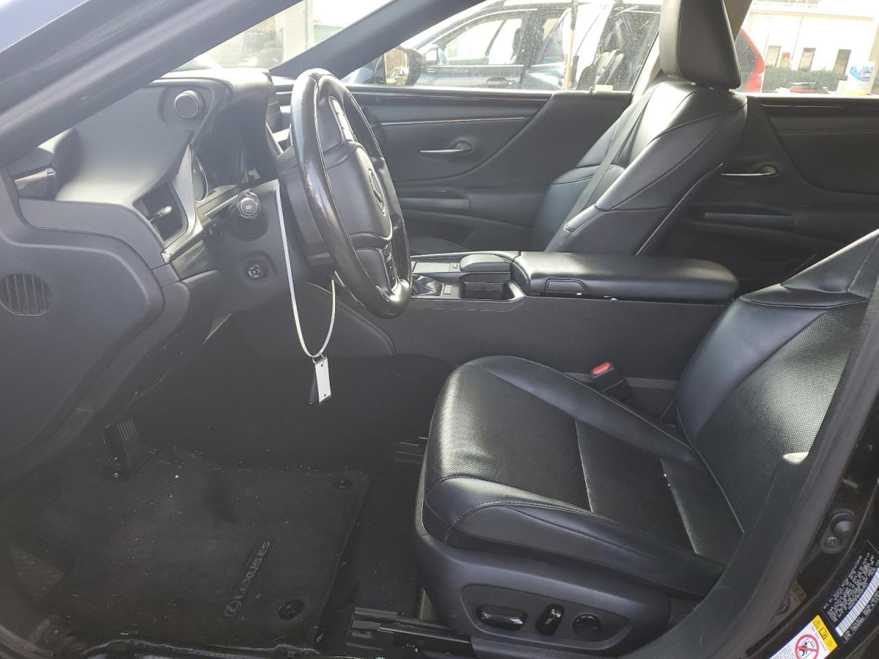 2019 Lexus ES - Image 7