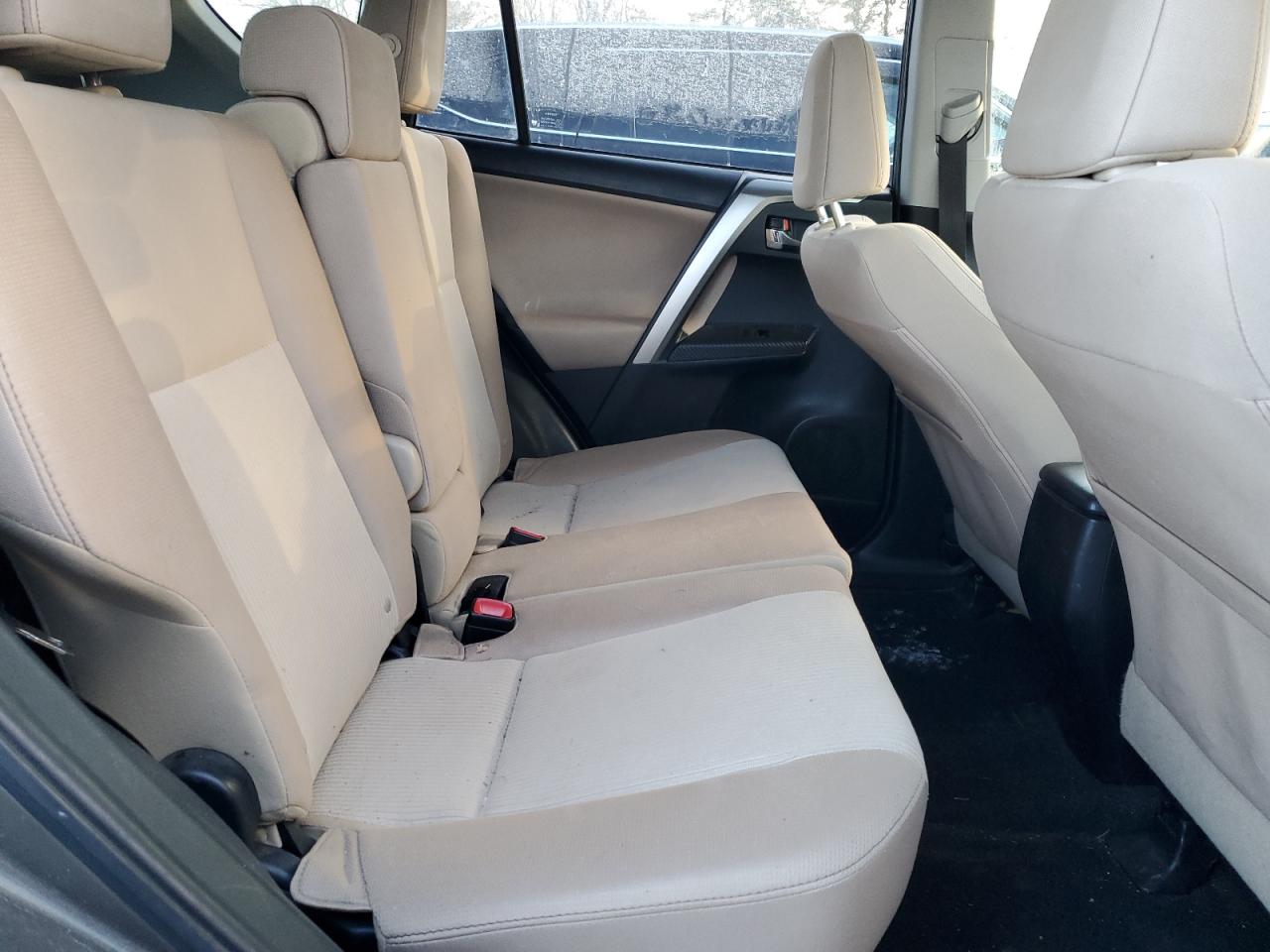 2015 Toyota RAV 4 - Image 11