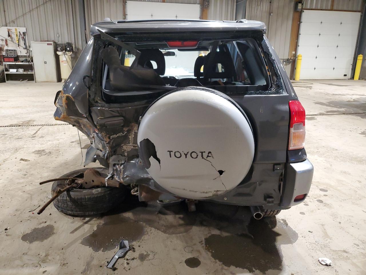 2003 Toyota RAV 4 - Image 6