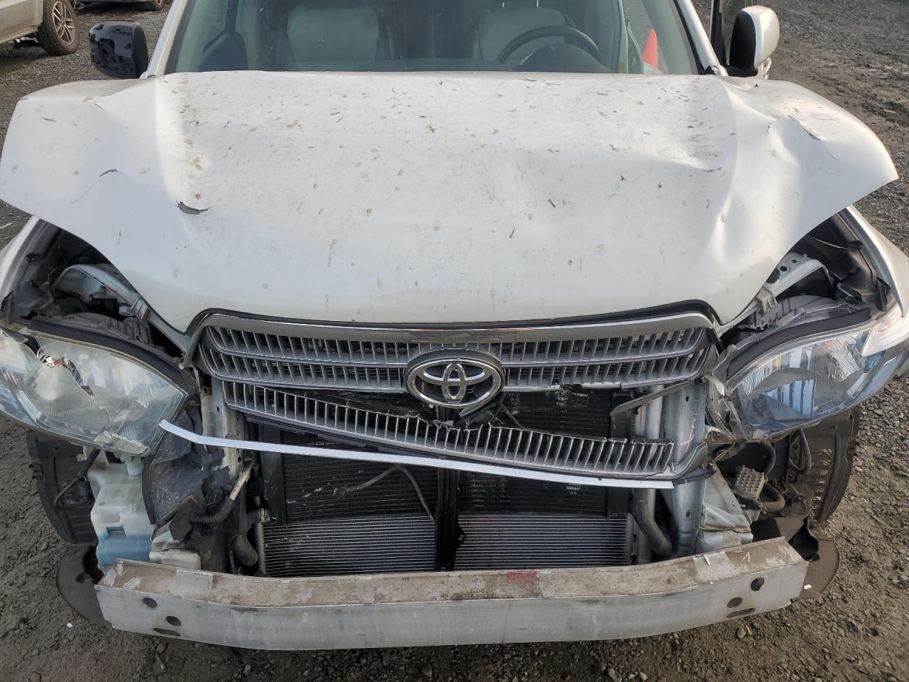 2010 Toyota Highlander - Image 12