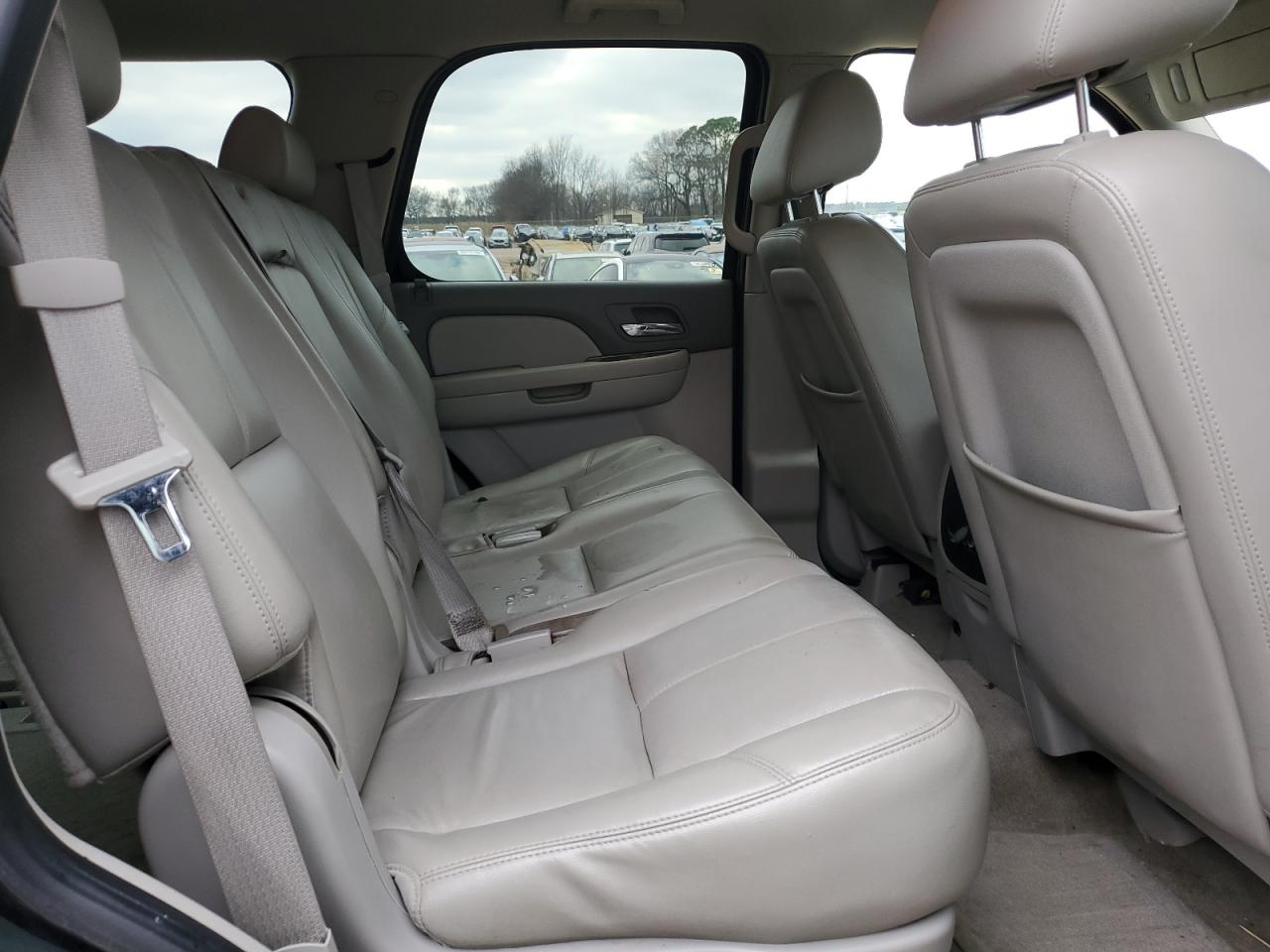 2010 Chevrolet Tahoe - Image 11