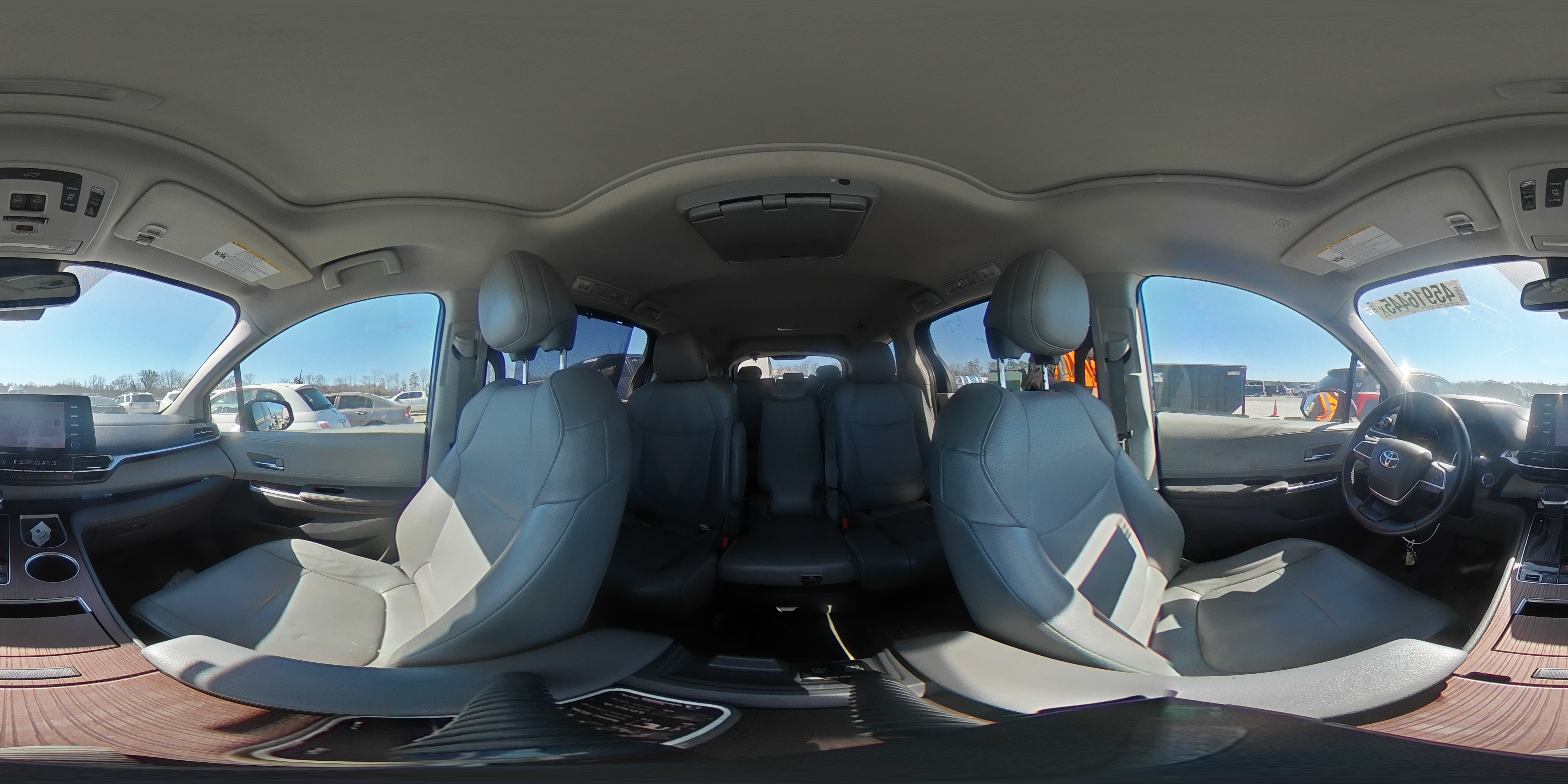 2021 Toyota Sienna - Image 13