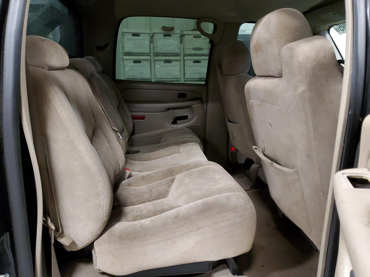 2005 Chevrolet Avalanche - Image 10