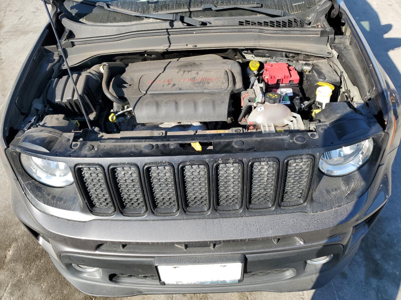 2020 Jeep Renegade - Image 12