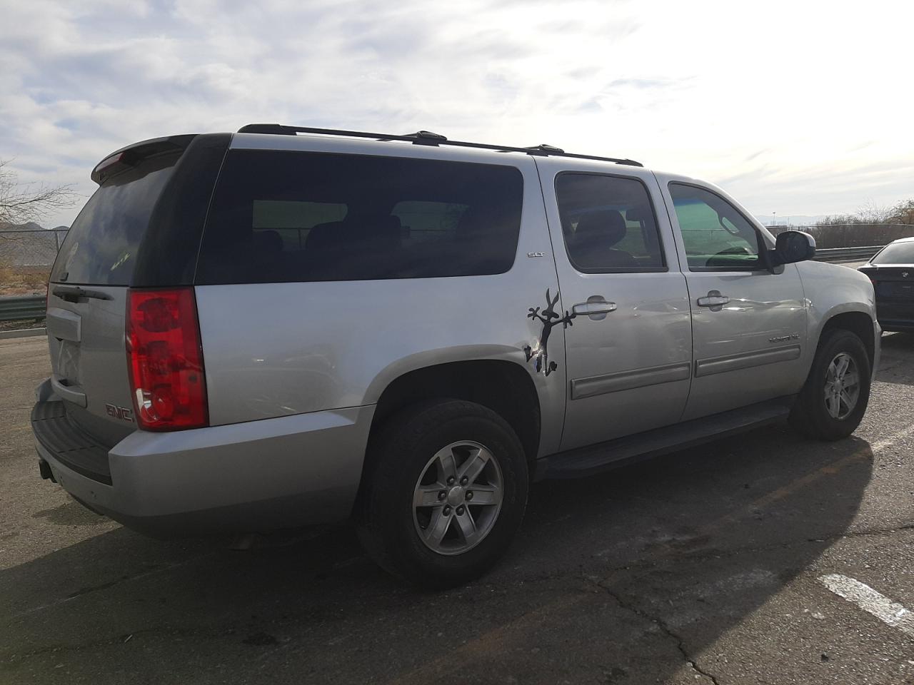 2012 GMC Yukon - Image 3