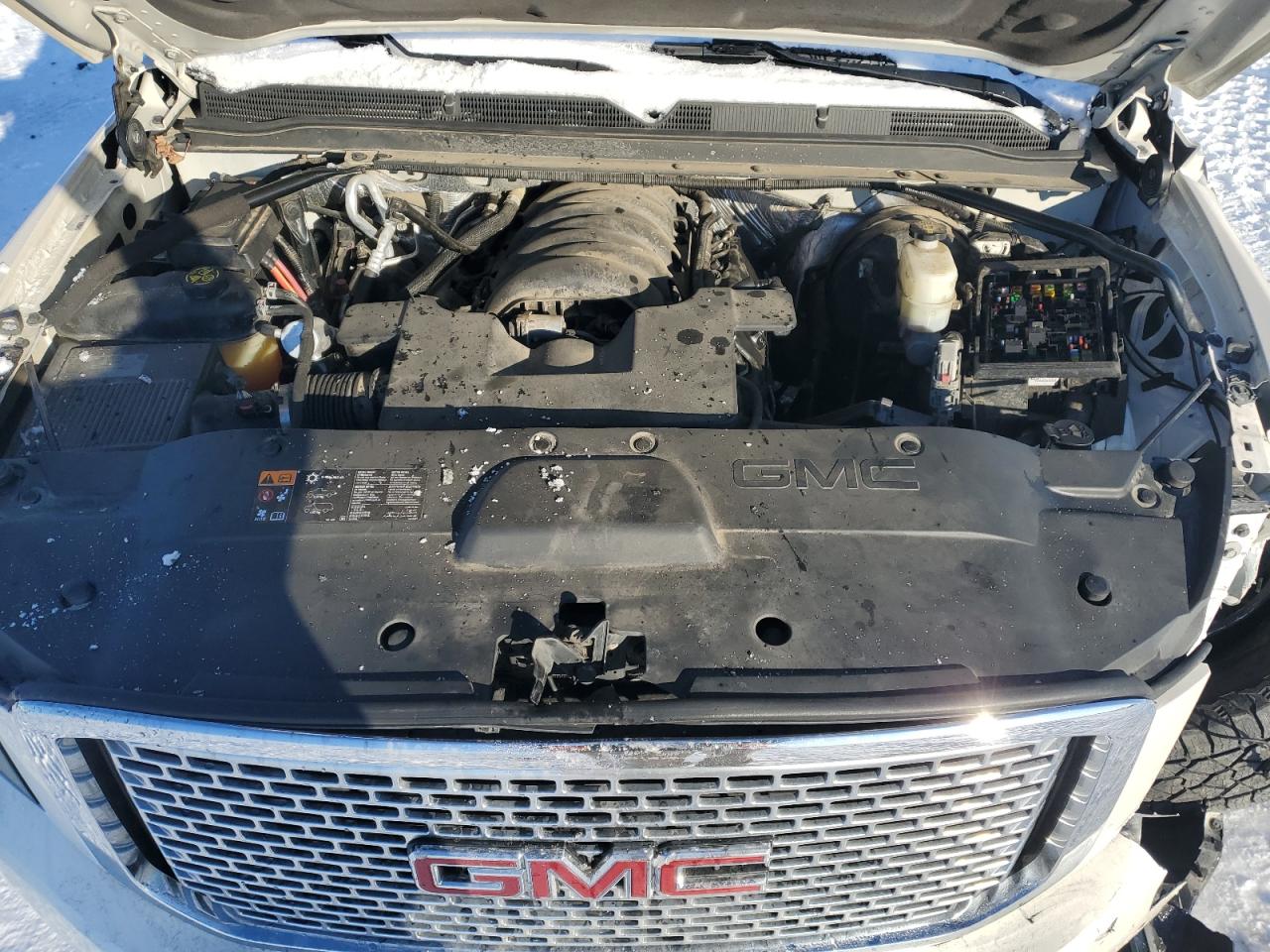 2015 GMC Yukon - Image 12