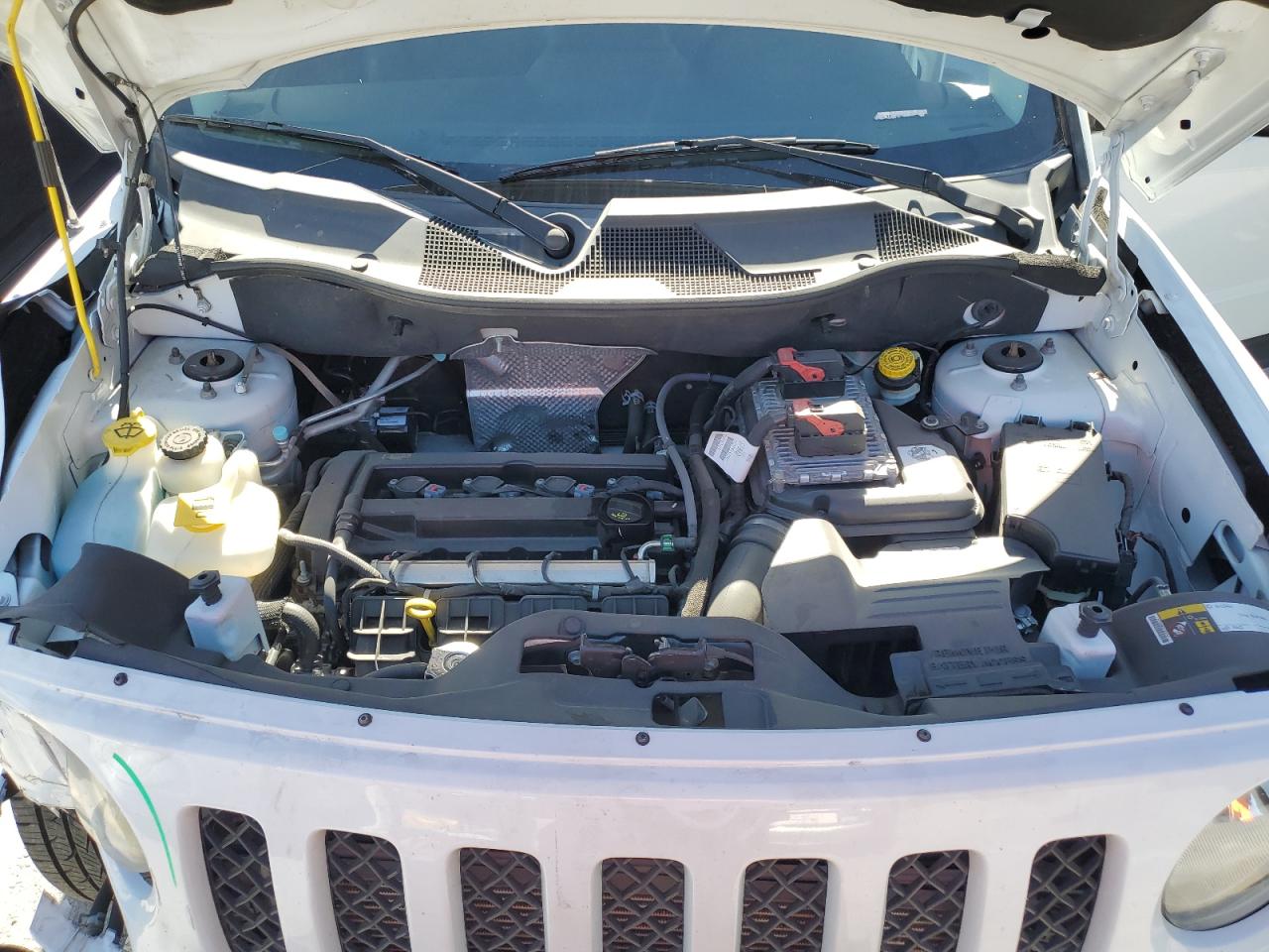2016 Jeep Liberty (Patriot) - Image 12