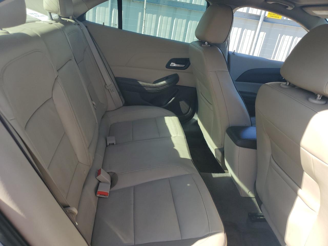 2016 Chevrolet Malibu - Image 10