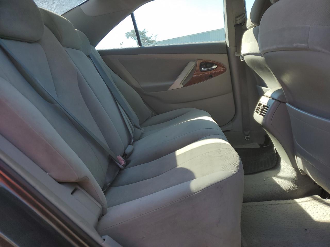 2009 Toyota Camry - Image 10