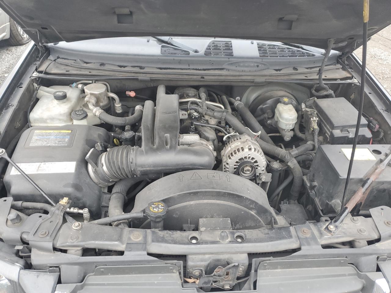 2005 GMC Envoy - Image 11