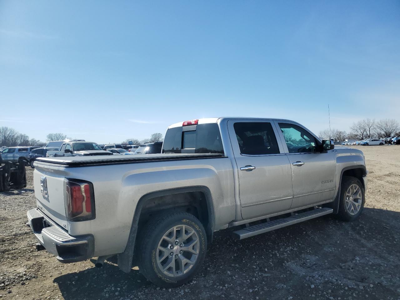 2017 GMC Sierra - Image 3