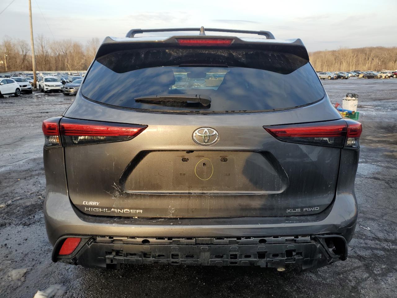 2022 Toyota Highlander - Image 6
