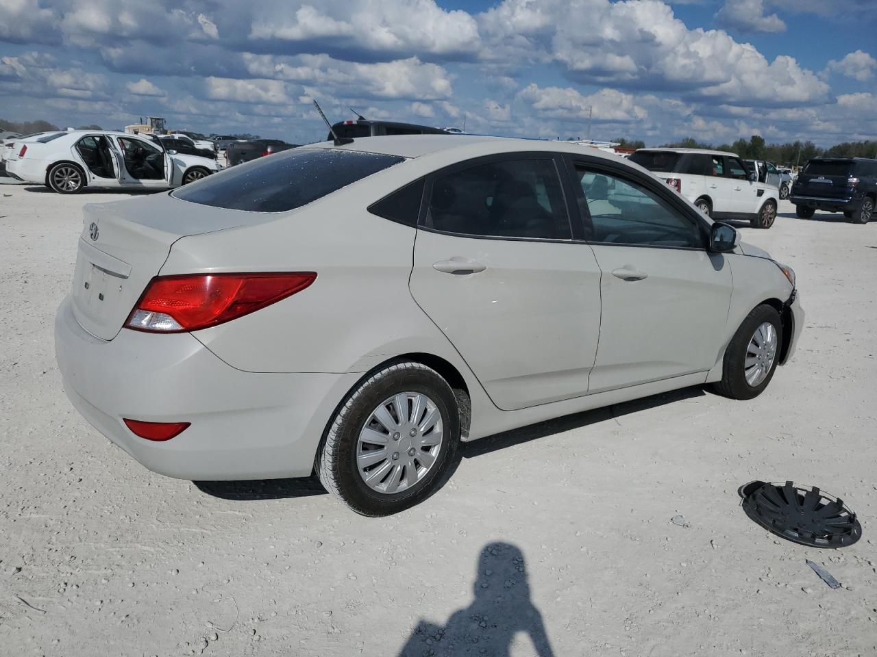 2016 Hyundai Accent - Image 3