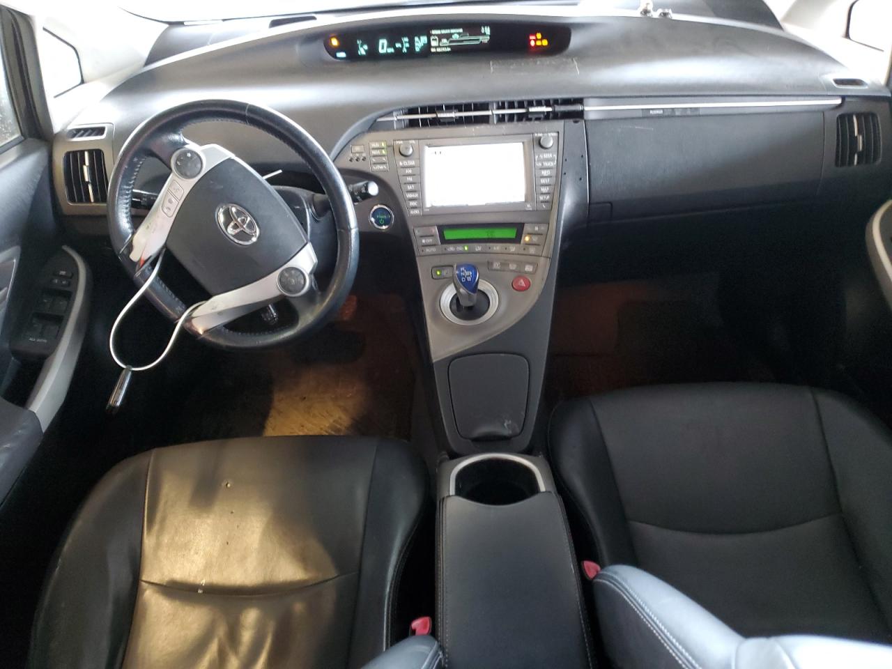 2012 Toyota Prius - Image 8