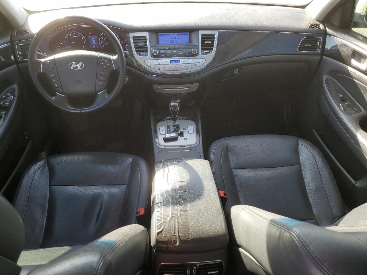 2013 Hyundai Genesis - Image 8