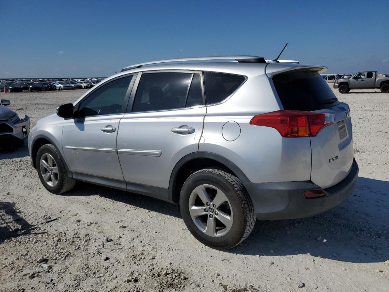 2015 Toyota RAV 4 - Image 2