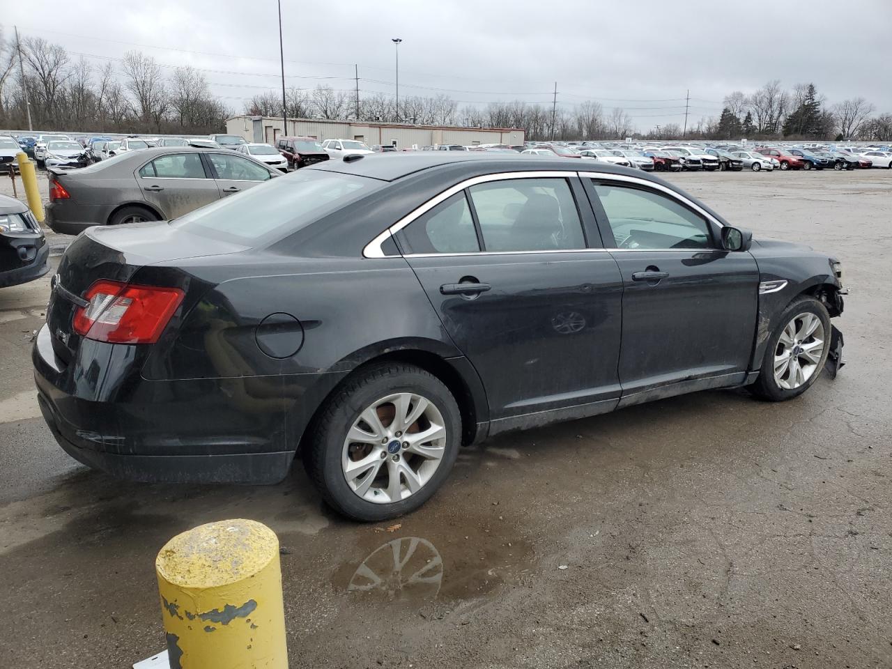 2010 Ford Taurus - Image 3