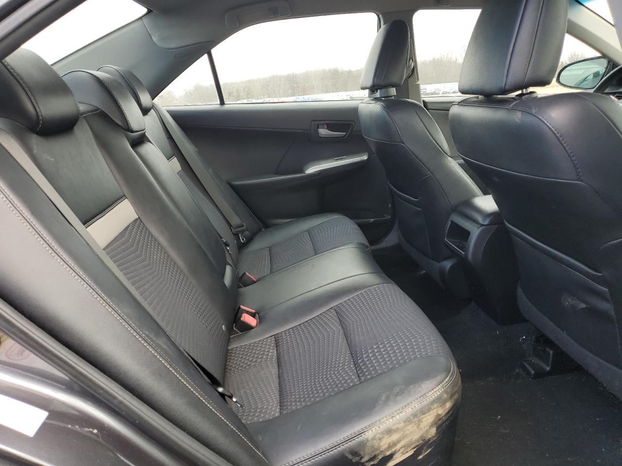 2014 Toyota Camry - Image 10