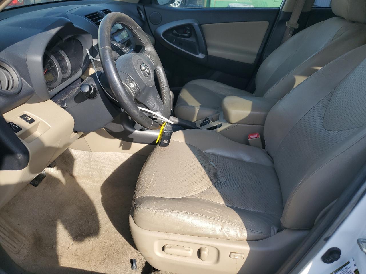 2011 Toyota RAV 4 - Image 7