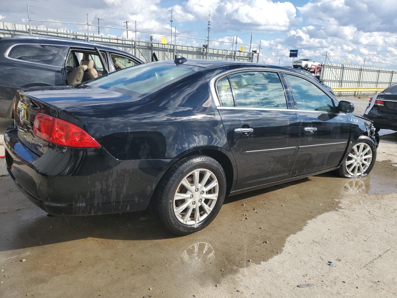 2009 Buick Lucerne - Image 3