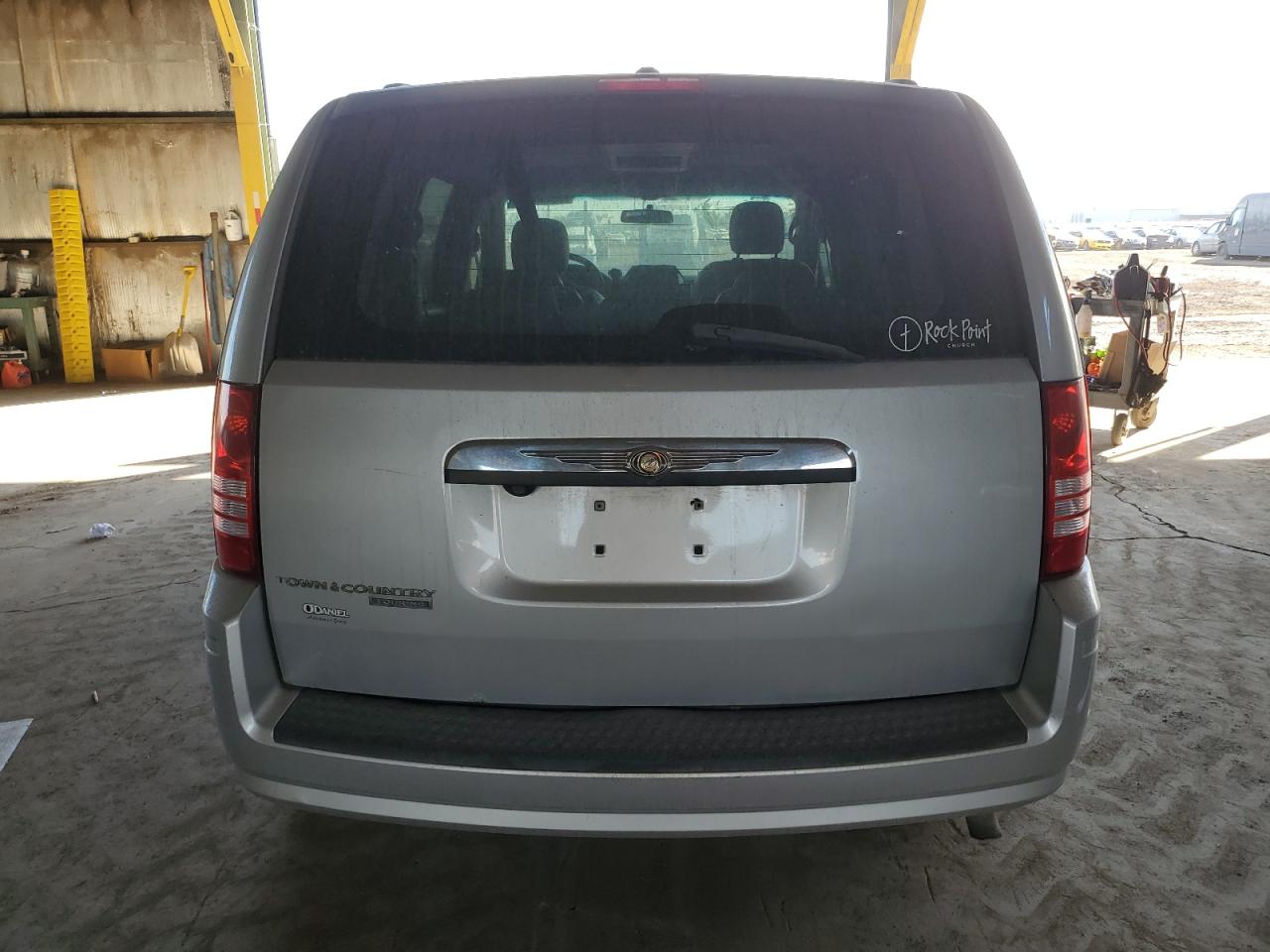 2008 Chrysler Town & Country - Image 6