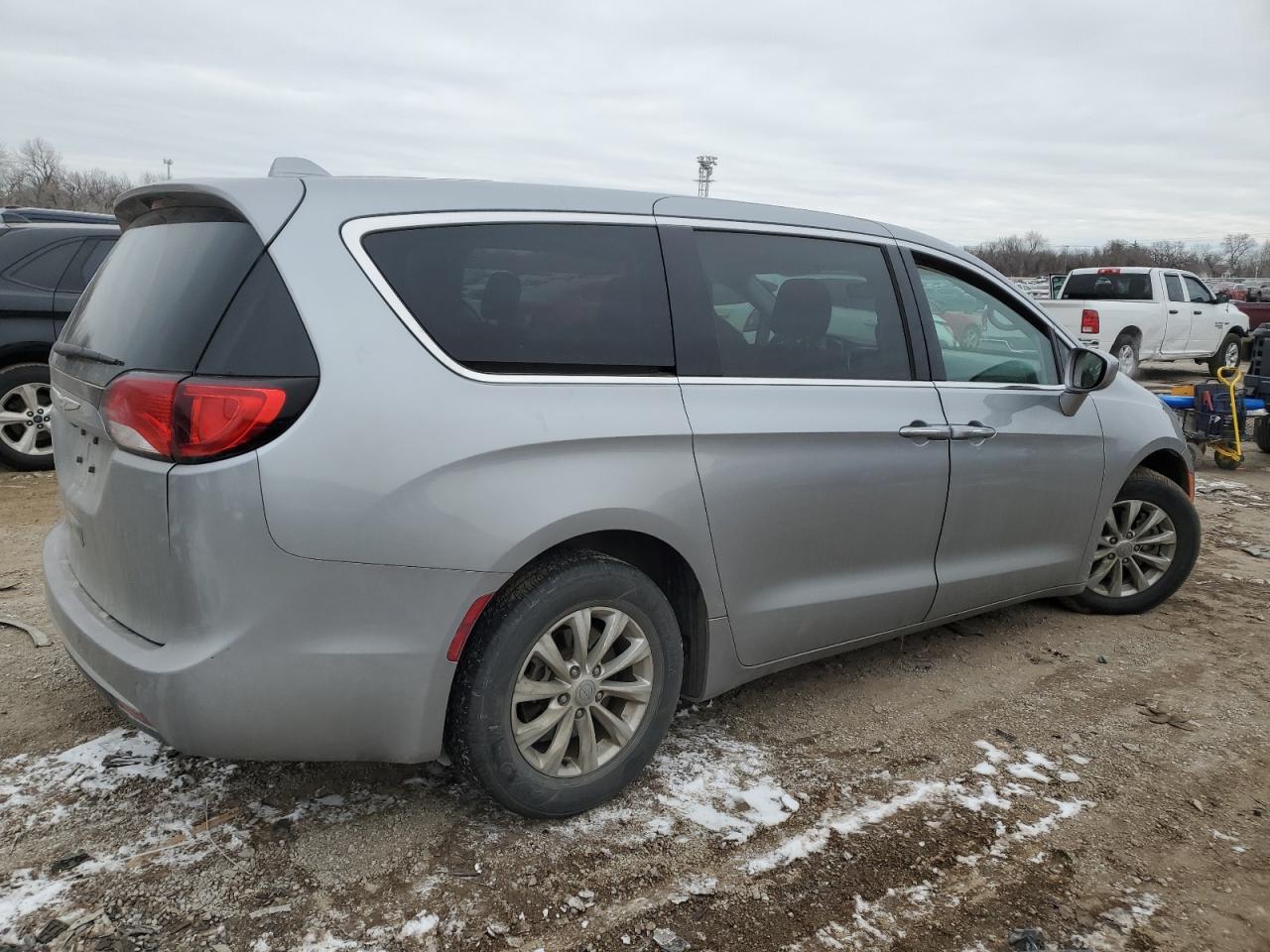 2019 Chrysler Pacifica - Image 3