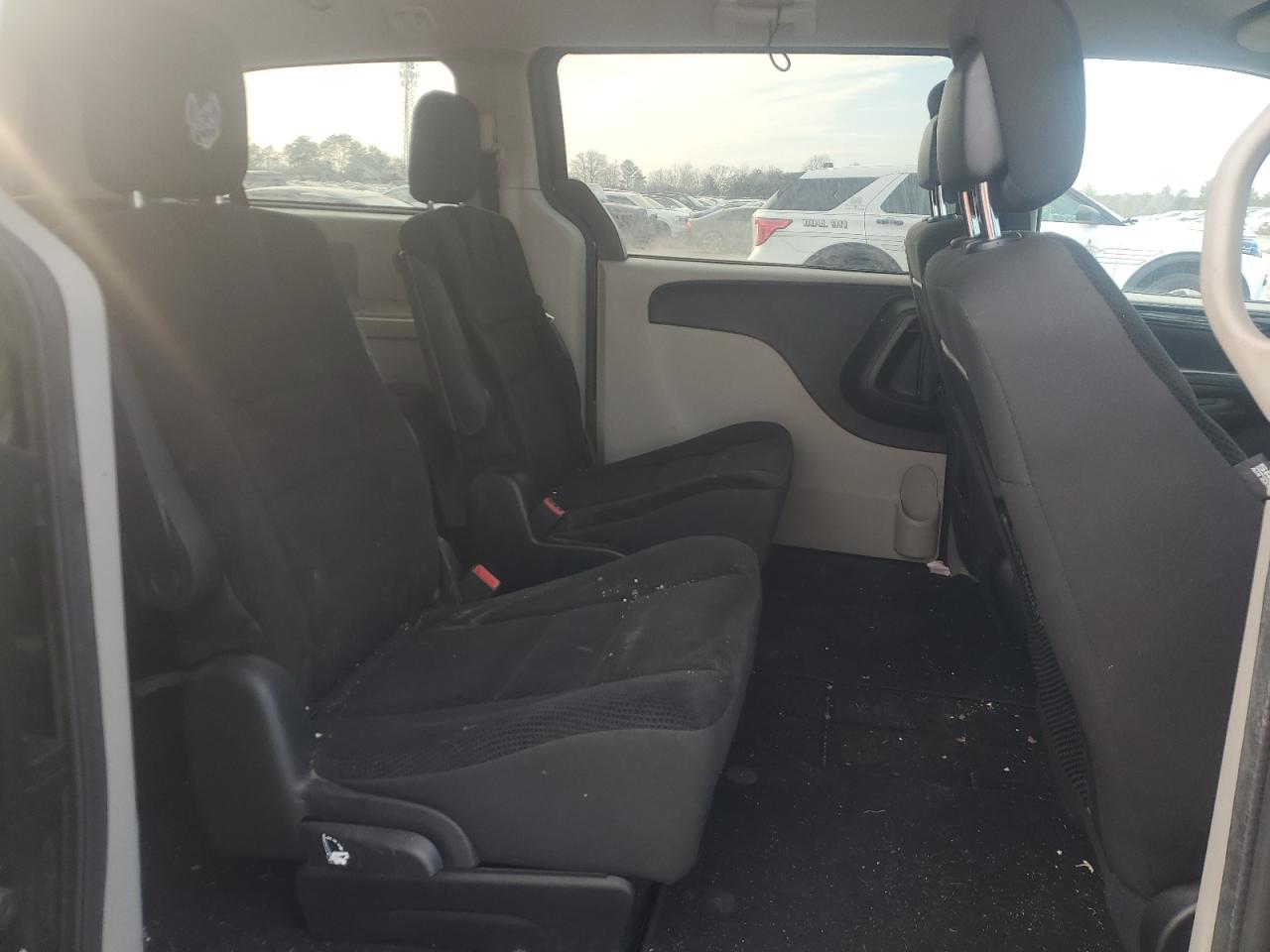 2019 Dodge Caravan - Image 11