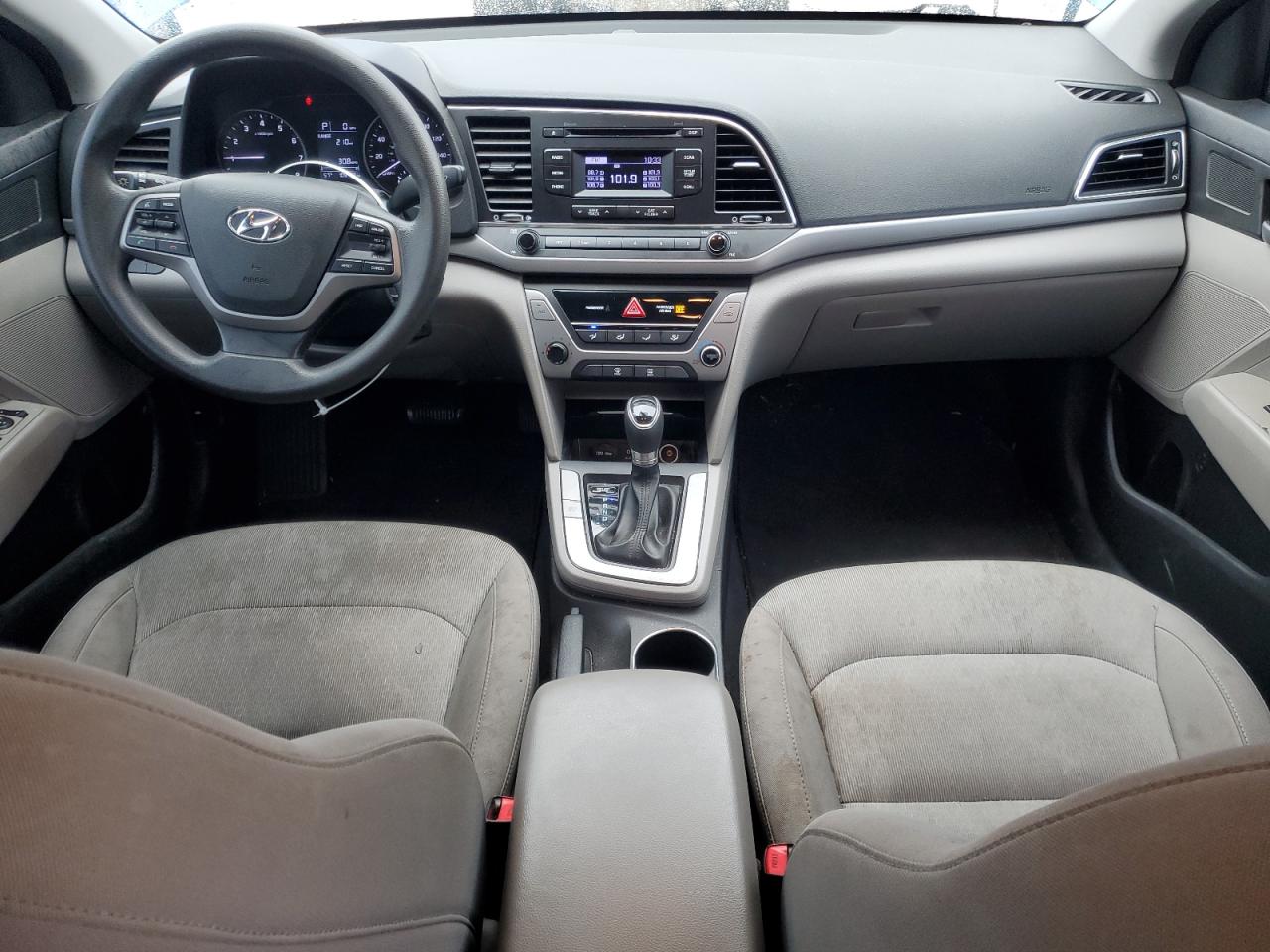 2017 Hyundai Elantra - Image 8