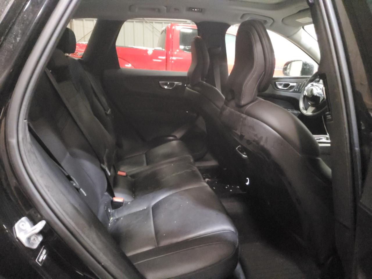 2020 Volvo XC60 - Image 10