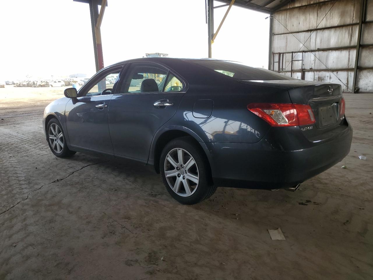 2009 Lexus ES - Image 2
