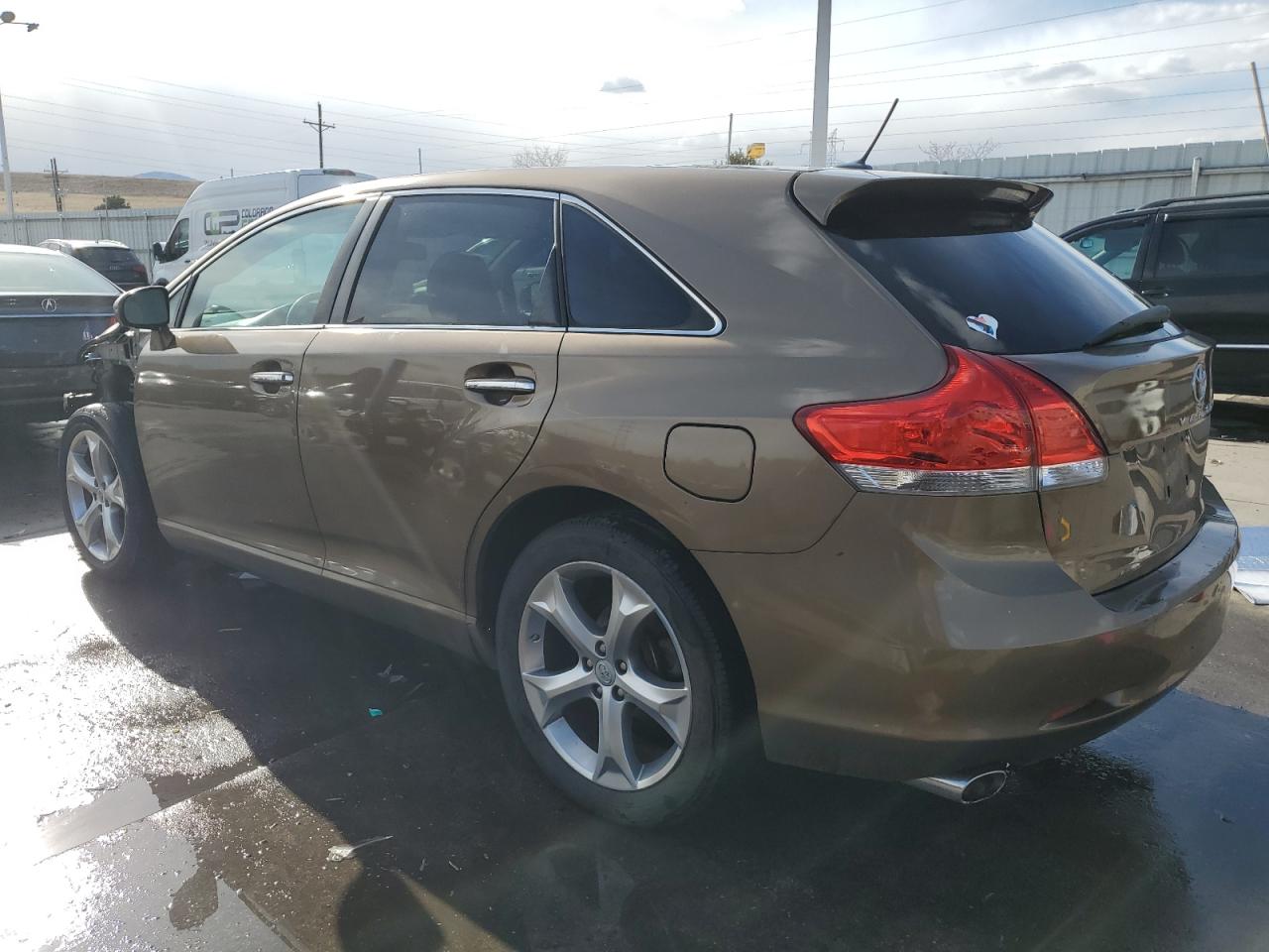 2009 Toyota Venza - Image 2