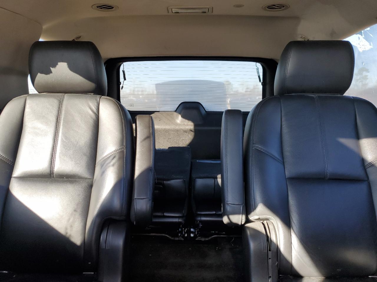 2011 Chevrolet Tahoe - Image 10