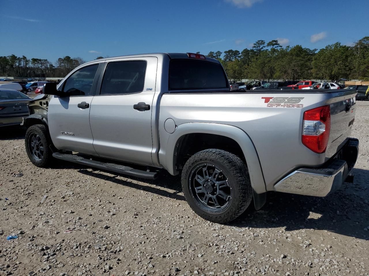 2015 Toyota Tundra - Image 2