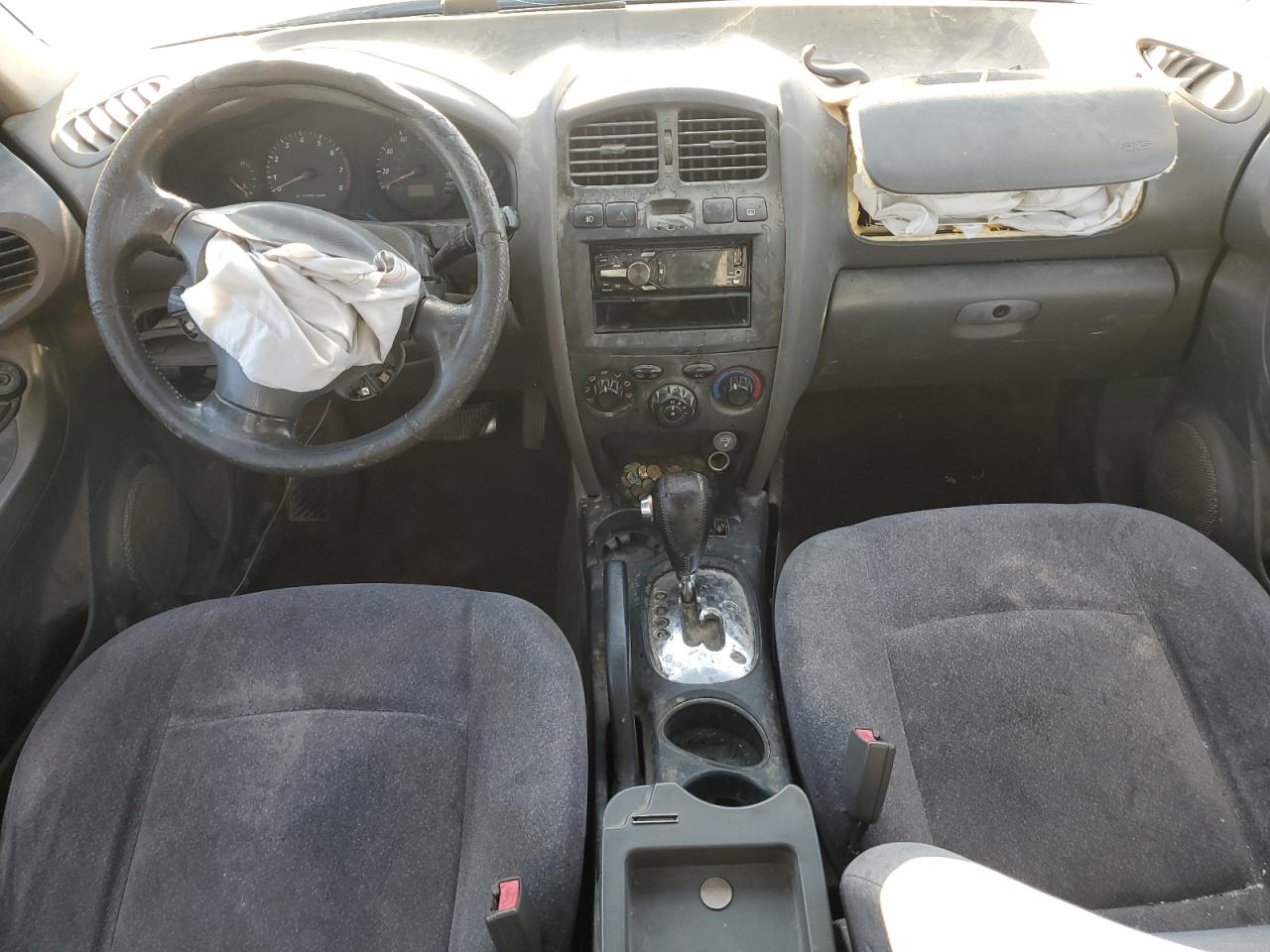 2004 Hyundai Santa Fe - Image 8