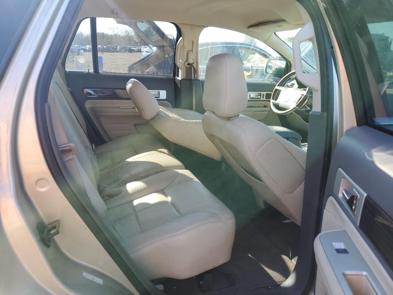 2010 Lincoln MKX - Image 11