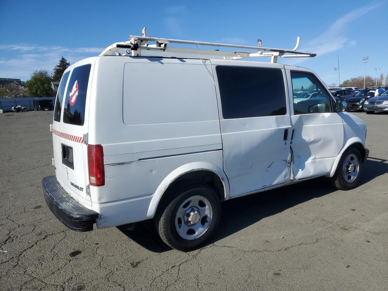 2004 Chevrolet Astro - Image 3