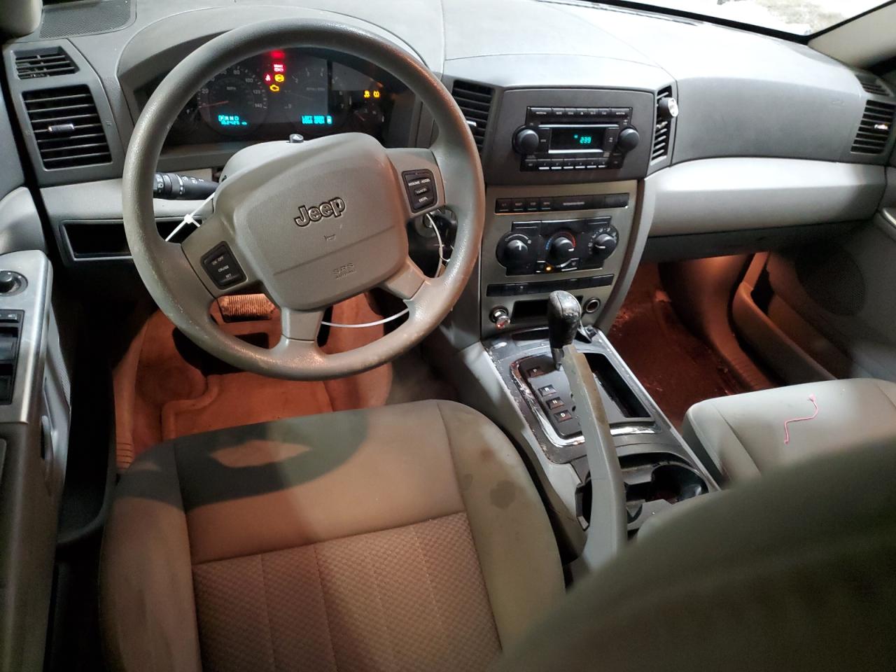2005 Jeep Grand Cherokee - Image 8